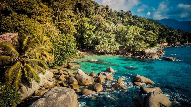 Turquoise waters in Seychelles
