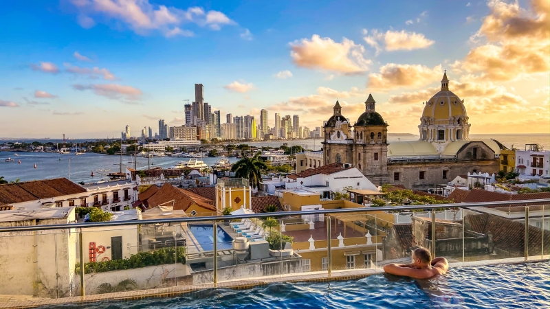 Iinfinity pool at Café del Mar, Cartagena